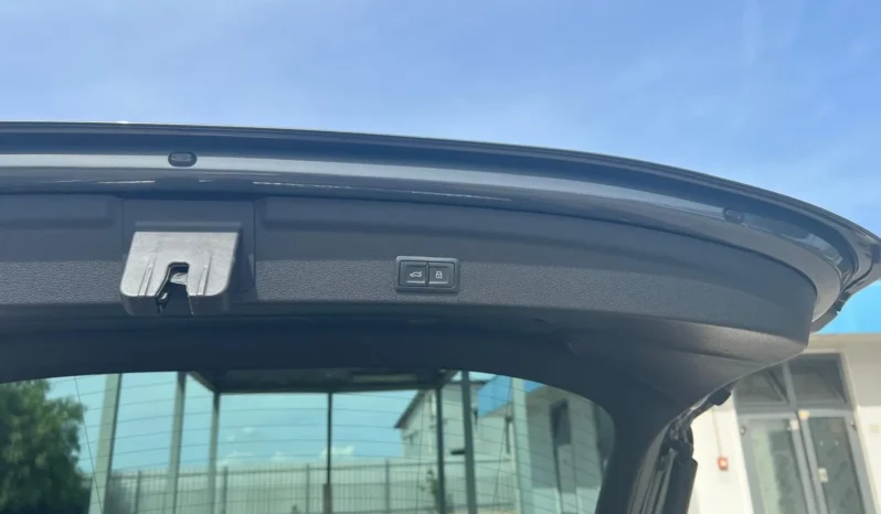 
								AUDI Q3 SPORTBACK completo									