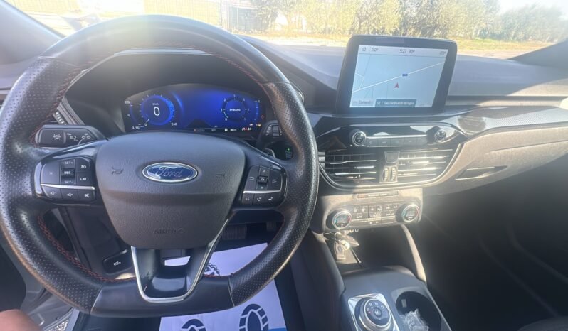
								Ford Kuga ST-Line 2022 completo									