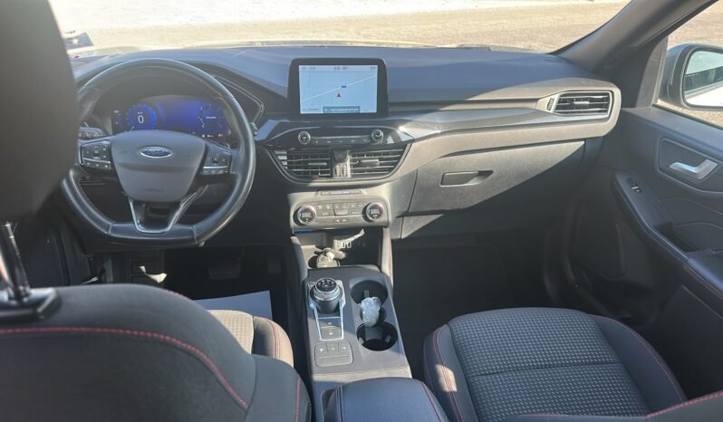 
								Ford Kuga ST-Line 2022 completo									